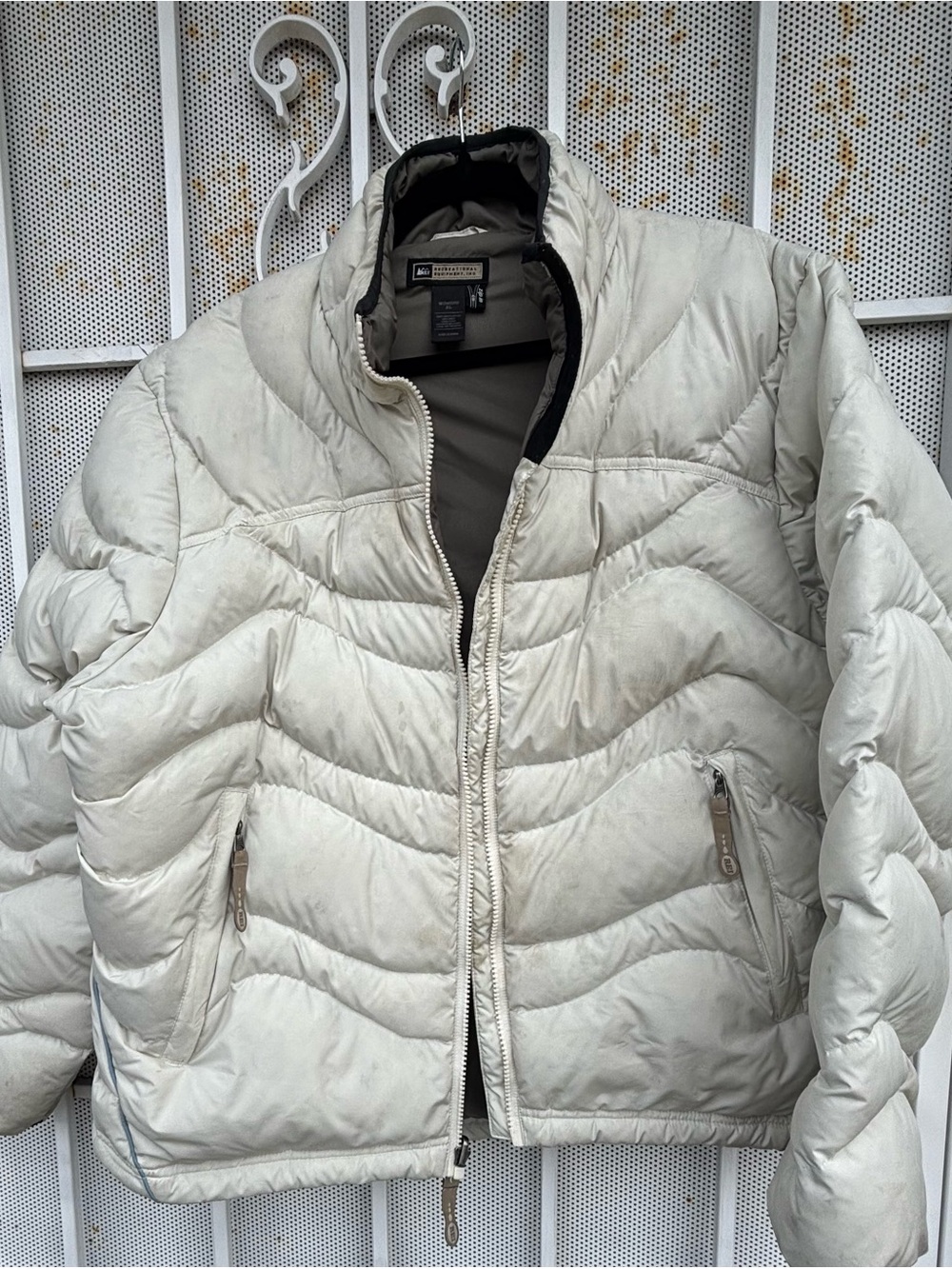 REI Womens XL Off White Quilted Goose Down Puffer Jacket Warm Winter Hiking Coat